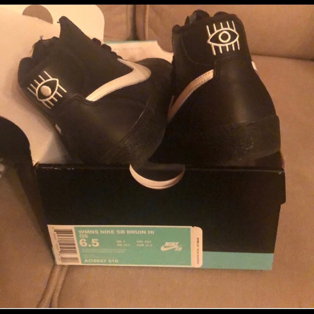 Women’s Nike SB BRUIN HI